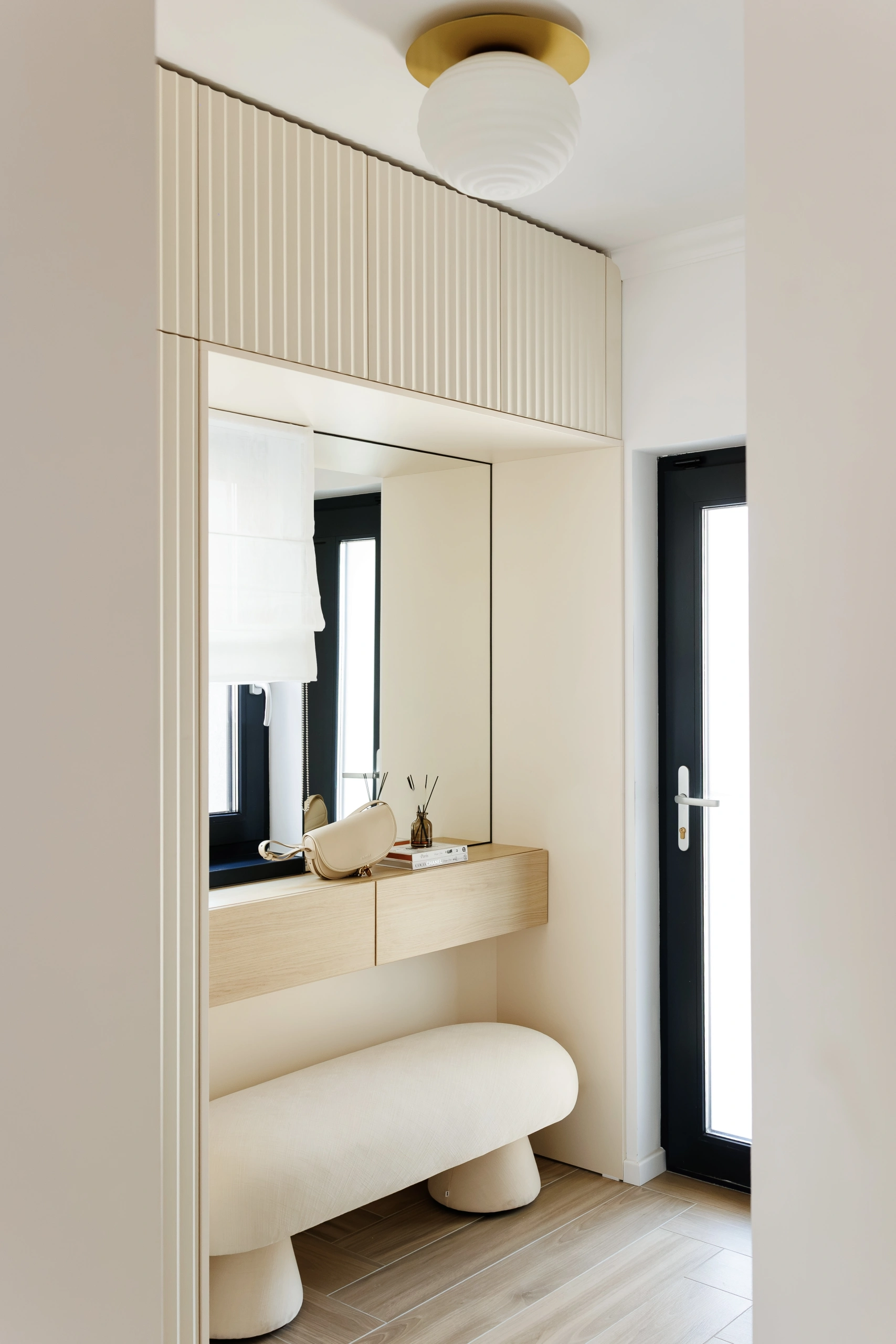 Interiorul proiectului Iconic Blush House, imaginea 32